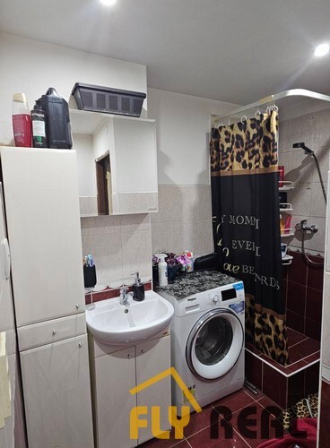 EXKLUZÍVNE PREDÁME  kompletne zrekonštruovaný 2,5 -izb. byt (38 m2) v SLÁDKOVIČOVE za 95 000 EUR!-2