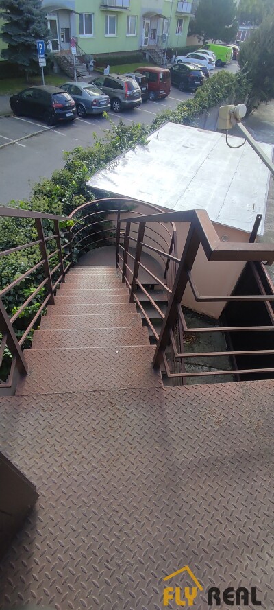 Prenájom 2-izbového čiastočne zariadeného podkrovného bytu (44 m2) v Seredi za 480 EUR/mes. vrátane energií voľný IHNEĎ!-7