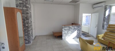 Prenajmeme obrovskú garsónku (44 m2) v lukratívnej časti mesta Sereď za 500 EUR/mes. vrátane energií  dostupnú IHNEĎ!-3