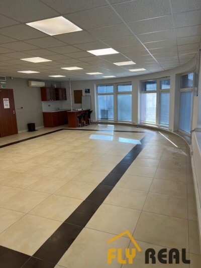 HĽADÁTE KANCELÁRSKE PRIESTORY PRE SVOJU FIRMU v GALANTE? PREFERUJETE PRÍZEMIE? Ponúkame Vám 100 m2 za 6,50 EUR/m2 IHNEĎ!-8