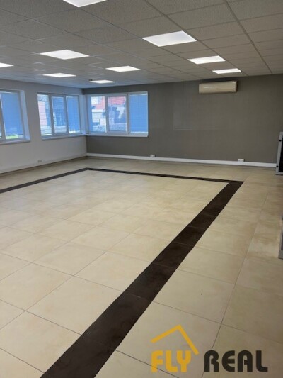 HĽADÁTE KANCELÁRSKE PRIESTORY PRE SVOJU FIRMU v GALANTE? PREFERUJETE PRÍZEMIE? Ponúkame Vám 100 m2 za 6,50 EUR/m2 IHNEĎ!-4