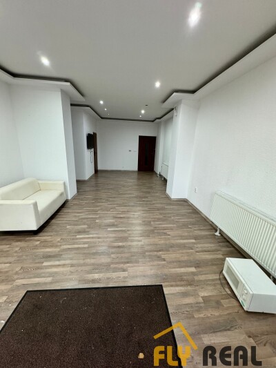 Prenájom kompletne zrekonštruovaných kancelárskych priestorov  43 m2 v centre Serede za 600 EUR/mes. vrátane energií-11