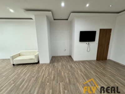 Prenájom kompletne zrekonštruovaných kancelárskych priestorov  43 m2 v centre Serede za 600 EUR/mes. vrátane energií-9