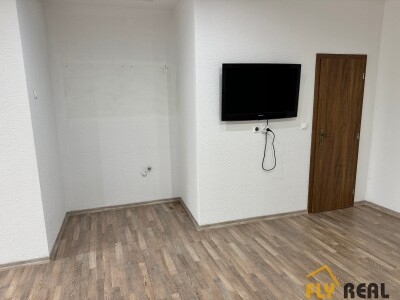 Prenájom kompletne zrekonštruovaných kancelárskych priestorov  43 m2 v centre Serede za 600 EUR/mes. vrátane energií-8