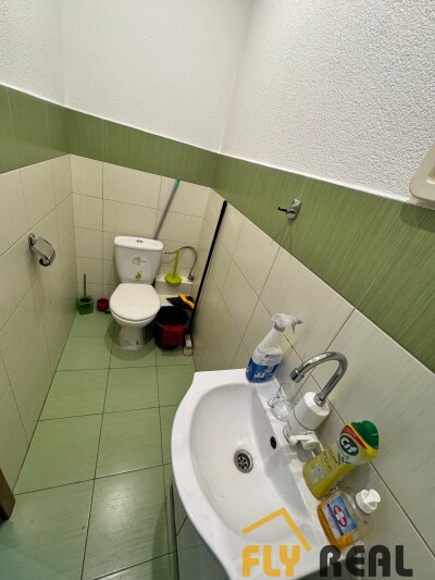 Prenájom kompletne zrekonštruovaných kancelárskych priestorov  43 m2 v centre Serede za 600 EUR/mes. vrátane energií-6