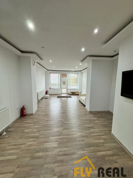 Prenajmeme kancelárske priestory s rozlohou 43 m2 v Seredi za 600 EUR/mes. vrátane energií-4