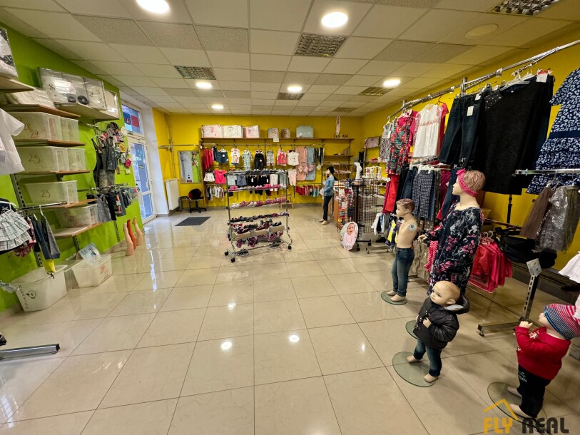 PRENÁJOM OBCHODNÝCH PRIESTOROV (65m2) na prízemí v CENTRE MESTA SEREĎ ZA 400 EUR/MES+ ENERGIE!-7