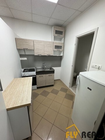 Prenájom podnikateľských  priestorov v rozlohe 60 m2 v centre mesta Sereď za 600 EUR/mes. bez energií dostupné IHNEĎ!-5