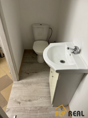 Prenájom podnikateľských  priestorov v rozlohe 60 m2 v centre mesta Sereď za 600 EUR/mes. bez energií dostupné IHNEĎ!-6