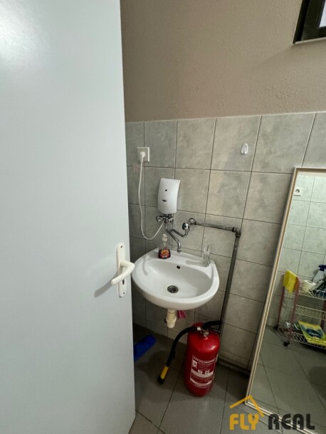 Prenajmeme priestory na podnikanie s rozlohou 100 m2 (60 +40 m2) v Seredi voľné IHNEĎ-11