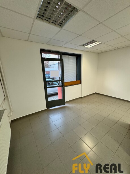 Prenajmeme priestory na podnikanie s rozlohou 100 m2 (60 +40 m2) v Seredi voľné IHNEĎ-2