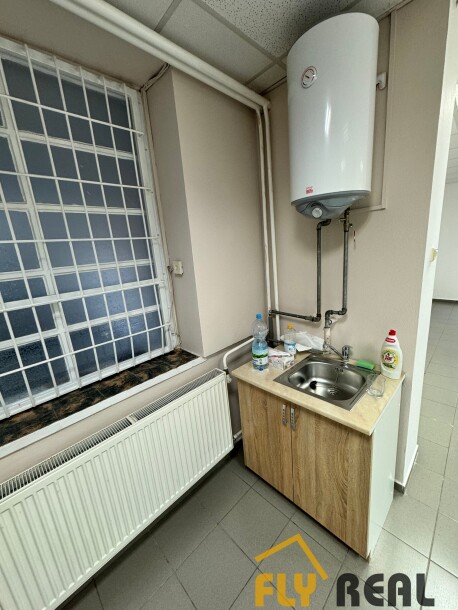 Prenajmeme priestory na podnikanie s rozlohou 100 m2 (60 +40 m2) v Seredi voľné IHNEĎ-4
