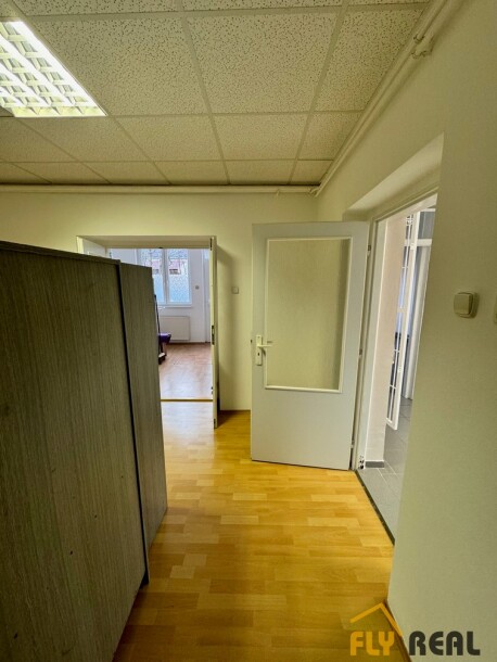 Prenajmeme priestory na podnikanie s rozlohou 100 m2 (60 +40 m2) v Seredi voľné IHNEĎ-6