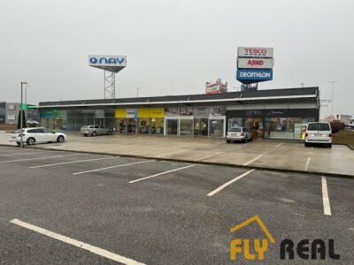 PRENÁJOM  Obchodného priestoru  v meste TRENČIN pri LAUGARICIO s rozlohou 100 m2 za 12,50 EUR/m2 + DPH bez energií-3