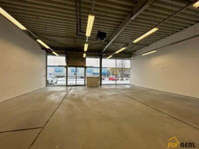 PRENÁJOM  Obchodného priestoru  v meste TRENČIN pri LAUGARICIO s rozlohou 100 m2 za 12,50 EUR/m2 + DPH bez energií-1