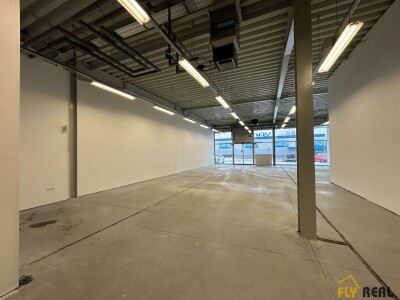 PRENÁJOM  Obchodného priestoru  v meste TRENČIN pri LAUGARICIO s rozlohou 100 m2 za 12,50 EUR/m2 + DPH bez energií-2