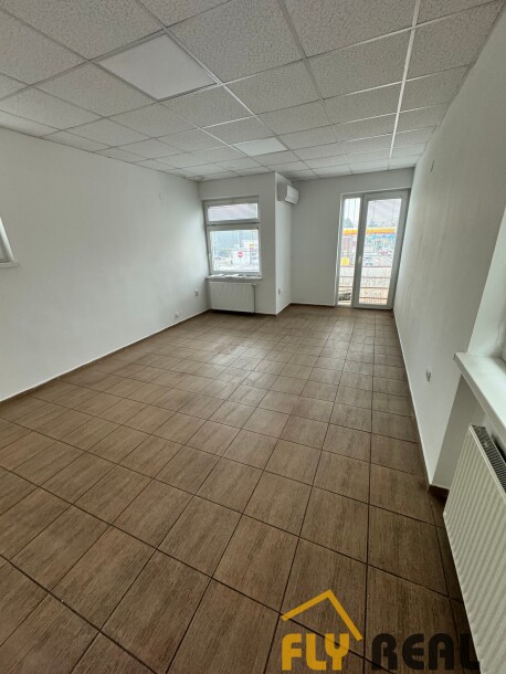 Ponúkame na prenájom celú budovu P v centre mesta Galanta voľnú IHNEĎ! (2 podlažia)-10