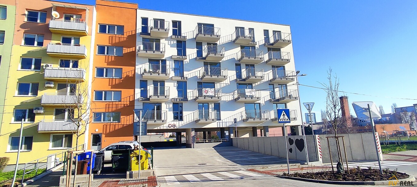 PREDÁME 1-izb byt v novostavbe v SEREDI aj s podzemnou garážou za 125 000 EUR-1