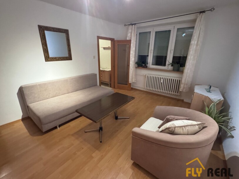 EXKLUZÍVNE Prenajmeme 1-izb. byt (38 m2) v Seredi za 450 EUR/mes. vrátane energií VOĽNÝ IHNEĎ!-1