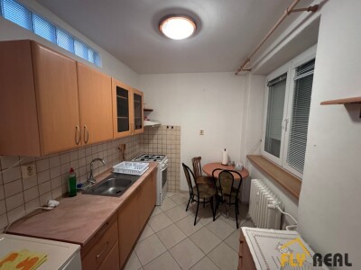 EXKLUZÍVNE Prenajmeme 1-izb. byt (38 m2) v Seredi za 450 EUR/mes. vrátane energií VOĽNÝ IHNEĎ!-4