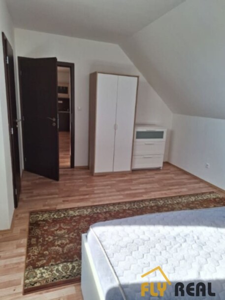 Prenajmeme 1,5-izb. byt (66 m2) v Seredi  za 650 EUR/mes. vrátane energií!-3