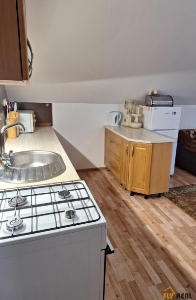 Prenajmeme 1,5-izb. byt (66 m2) v Seredi  za 650 EUR/mes. vrátane energií!-6