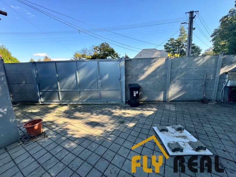 PREDAJ malého 2-izb. DOMČEKU v SEREDI pri PARKU za 99 000 EUR-15