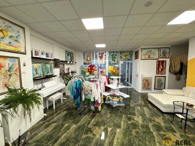 PRENÁJOM OBCHODNÝCH PRIESTOROV (120 m2) na prízemí v CENTRE MESTA SEREĎ ZA 1 420 EUR/mes. bez energií!-1