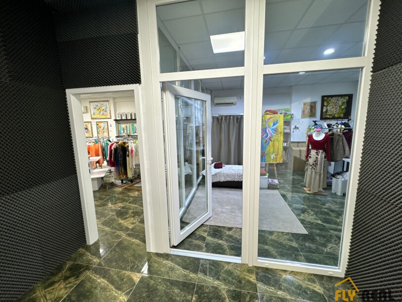 PRENÁJOM OBCHODNÝCH PRIESTOROV (120 m2) na prízemí v CENTRE MESTA SEREĎ ZA 1 420 EUR/mes. bez energií!-10