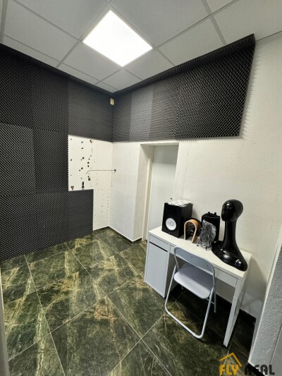 PRENÁJOM OBCHODNÝCH PRIESTOROV (120 m2) na prízemí v CENTRE MESTA SEREĎ ZA 1 420 EUR/mes. bez energií!-11