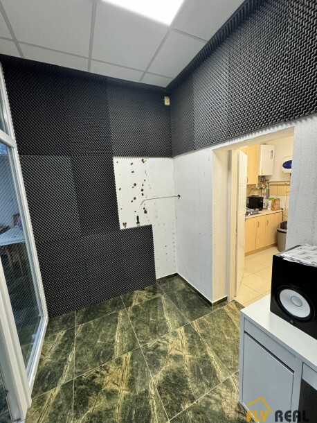 PRENÁJOM OBCHODNÝCH PRIESTOROV (120 m2) na prízemí v CENTRE MESTA SEREĎ ZA 1 420 EUR/mes. bez energií!-12