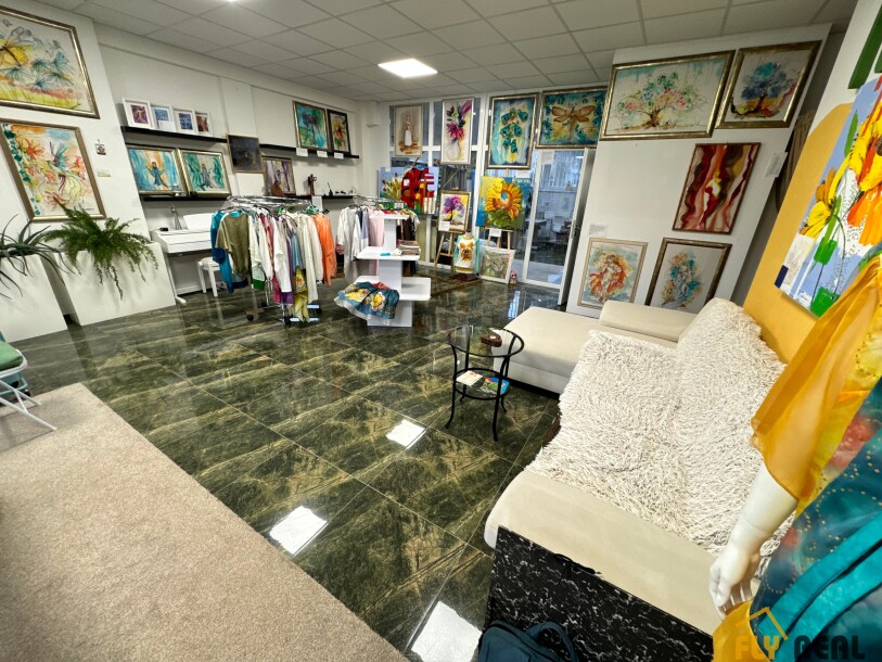 PRENÁJOM OBCHODNÝCH PRIESTOROV (120 m2) na prízemí v CENTRE MESTA SEREĎ ZA 1 420 EUR/mes. bez energií!-3