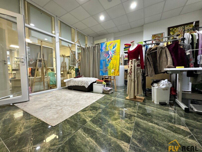 PRENÁJOM OBCHODNÝCH PRIESTOROV (120 m2) na prízemí v CENTRE MESTA SEREĎ ZA 1 420 EUR/mes. bez energií!-5