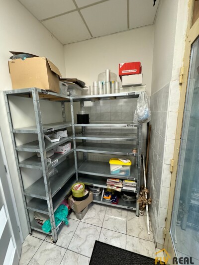 PRENÁJOM OBCHODNÝCH PRIESTOROV v rozlohe až 120 m2 v CENTRE MESTA SEREĎ na prízemí  za 1 200 EUR/mes. bez energií!-14