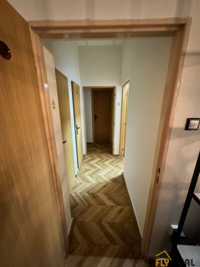 PRENÁJOM OBCHODNÝCH PRIESTOROV v rozlohe až 120 m2 v CENTRE MESTA SEREĎ na prízemí  za 1 200 EUR/mes. bez energií!-16