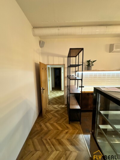 PRENÁJOM OBCHODNÝCH PRIESTOROV v rozlohe až 120 m2 v CENTRE MESTA SEREĎ na prízemí  za 1 200 EUR/mes. bez energií!-15