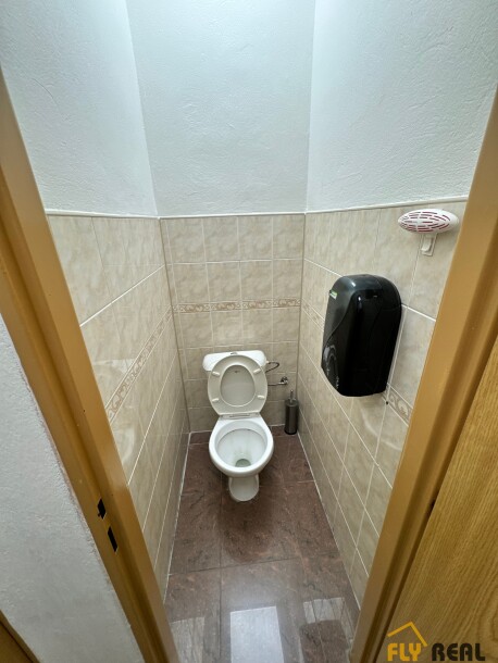 PRENÁJOM OBCHODNÝCH PRIESTOROV v rozlohe až 120 m2 v CENTRE MESTA SEREĎ na prízemí  za 1 200 EUR/mes. bez energií!-21