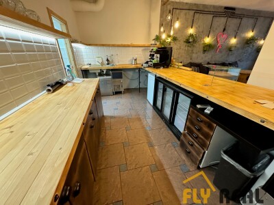 PRENÁJOM OBCHODNÝCH PRIESTOROV v rozlohe až 120 m2 v CENTRE MESTA SEREĎ na prízemí  za 1 200 EUR/mes. bez energií!-8