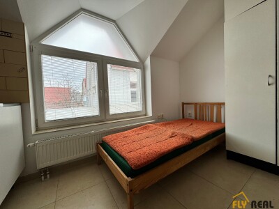 Prenajmeme zariadenú garsónku (26 m2) v lukratívnej časti mesta Sereď za 500 EUR/mes. vrátane energií  dostupnú IHNEĎ!!-1