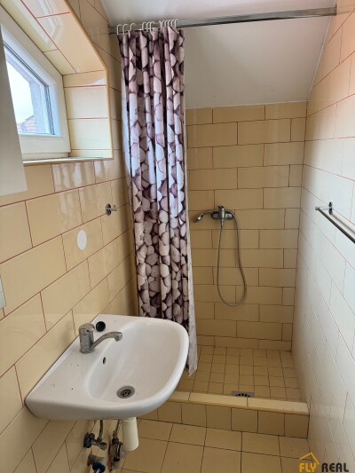 Prenajmeme zariadenú garsónku (26 m2) v lukratívnej časti mesta Sereď za 500 EUR/mes. vrátane energií  dostupnú IHNEĎ!!-6