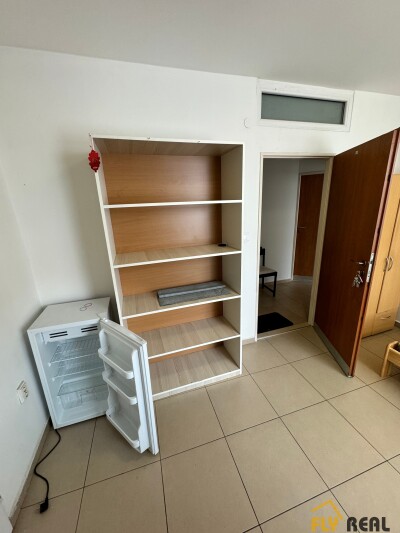 Prenajmeme menšiu zariadenú garsónku (20 m2) v lukratívnej časti mesta Sereď  za 450 EUR/mes. vrátane energií  dostupnú-6