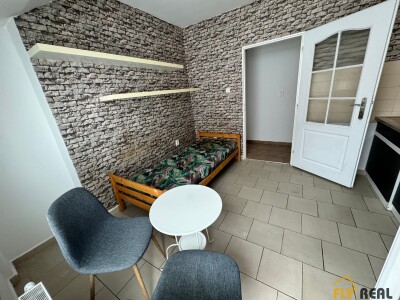 Prenajmeme zariadený 1-izb. byt  (33 m2) v lukratívnej časti mesta Sereď  za 550 EUR/mes. vrátane energií IHNEĎ!-1