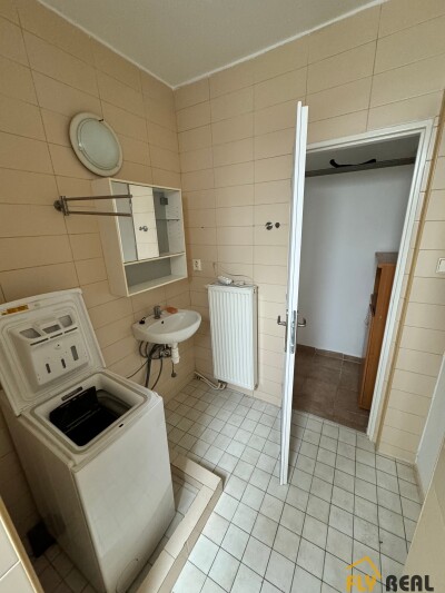 Prenajmeme zariadený 1-izb. byt  (33 m2) v lukratívnej časti mesta Sereď  za 550 EUR/mes. vrátane energií IHNEĎ!-10