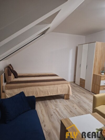 Prenajmeme zariadený veľký 1-izb. byt  (38 m2) v lukratívnej časti mesta Sereď  za 420 EUR/mes. bez energií!-4