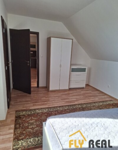 Prenajmeme zariadený veľký 2-izb. byt  (66 m2) v lukratívnej časti mesta Sereď  za 580 EUR/mes. bez energií!-3