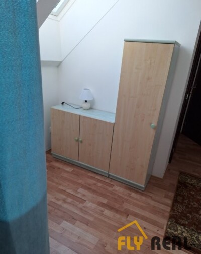 Prenajmeme zariadený veľký 2-izb. byt  (66 m2) v lukratívnej časti mesta Sereď  za 580 EUR/mes. bez energií!-5