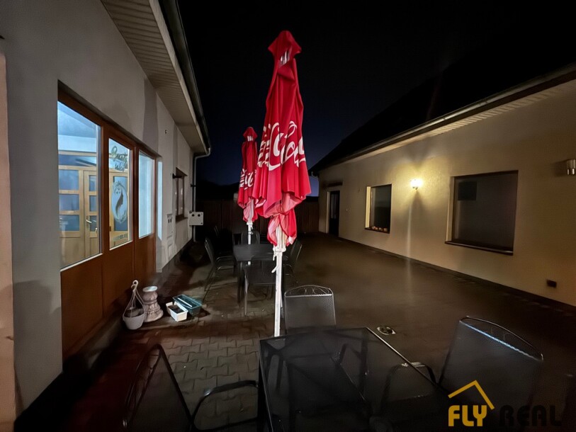 Ponúkame na PRENÁJOM OBCHODNÉ PRIESTORY (50 m2) v centre mesta  Sládkovičovo za 350 EUR/mes. vrátane energií!-12