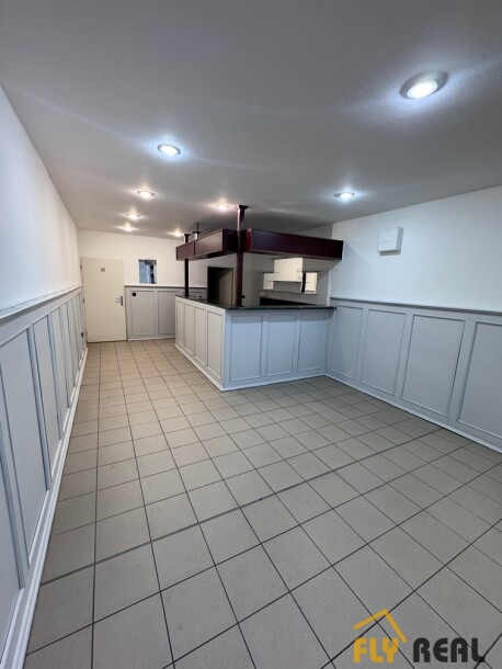 Ponúkame na PRENÁJOM OBCHODNÉ PRIESTORY (50 m2) v centre mesta  Sládkovičovo za 350 EUR/mes. vrátane energií!-4