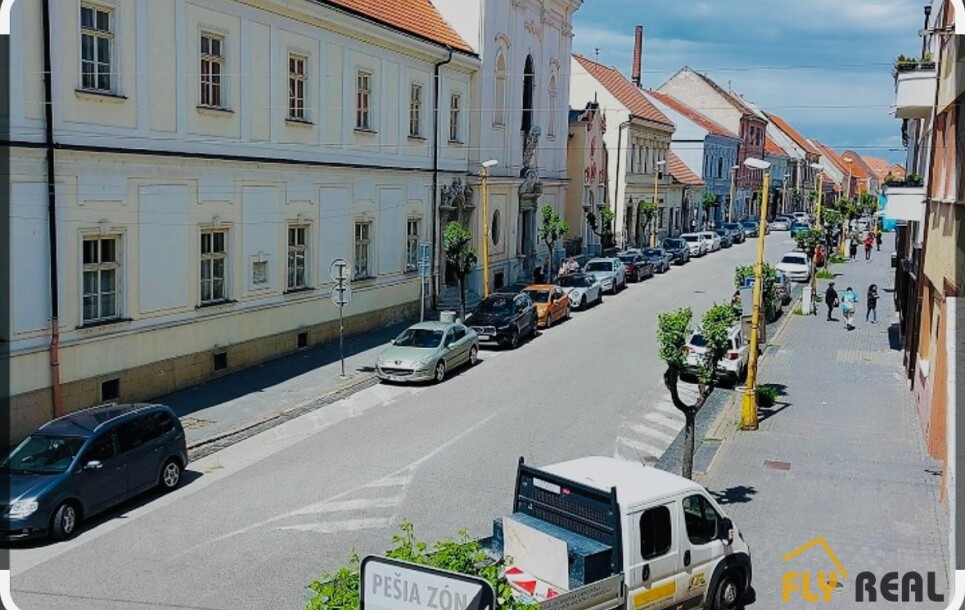 Predáme podnikateľský objekt v historickom centre mesta Trnava na ul. Štefánikova za 350 000 EUR-1