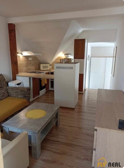 Prenajmeme 1-izb. byt (38 m2) v Seredi  za 450 EUR/mes. bez energií!